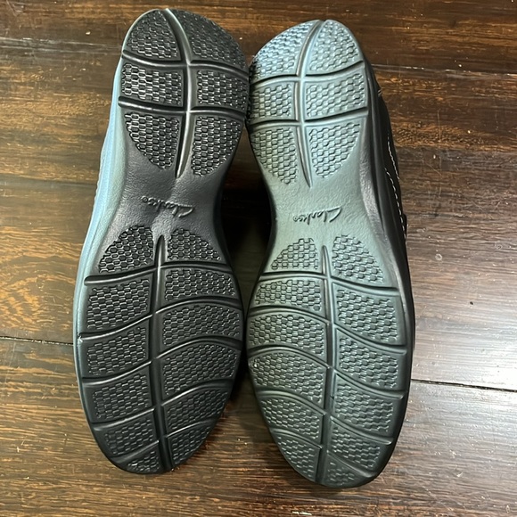Men’s Clark’s loafers size 10 1/2 - Picture 8 of 8